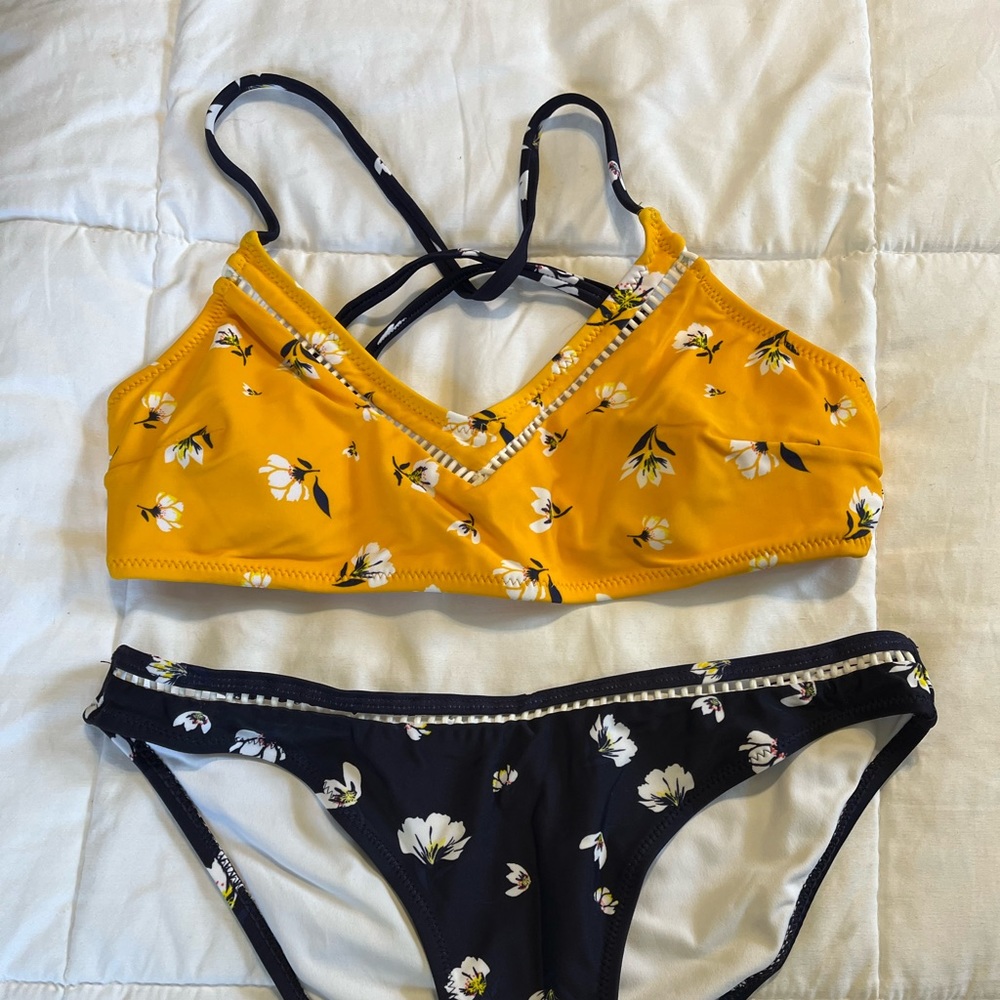 Yellow and Navy Blue Cupshe Bikini